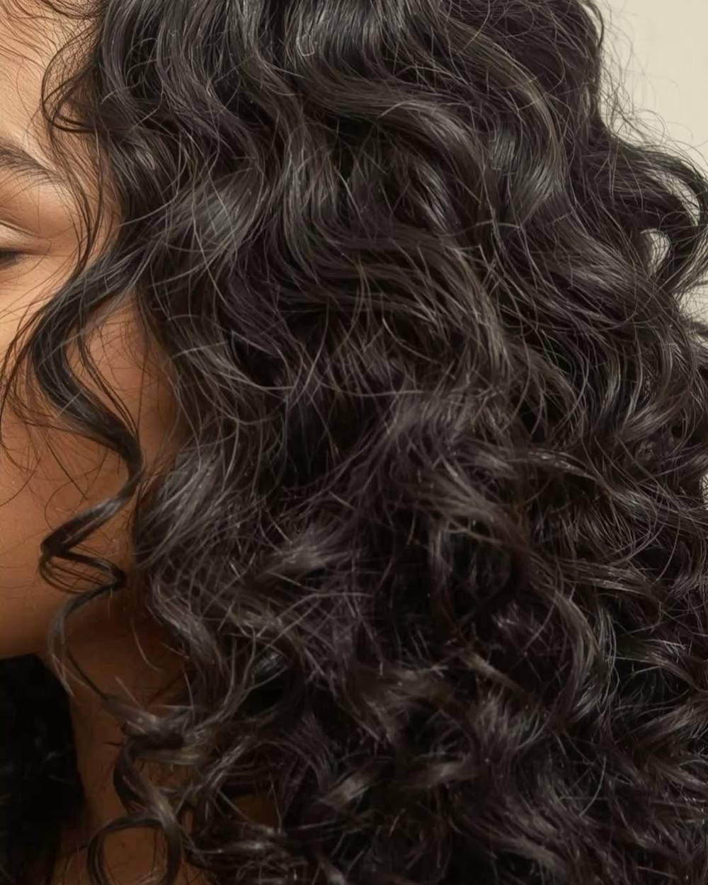 Curly cut, dry cut voor natuurlijke krullen